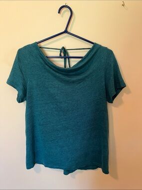 Anthropologie Maeve green Short Sleeve Draped Neck Tee. 100% linen knit. Small